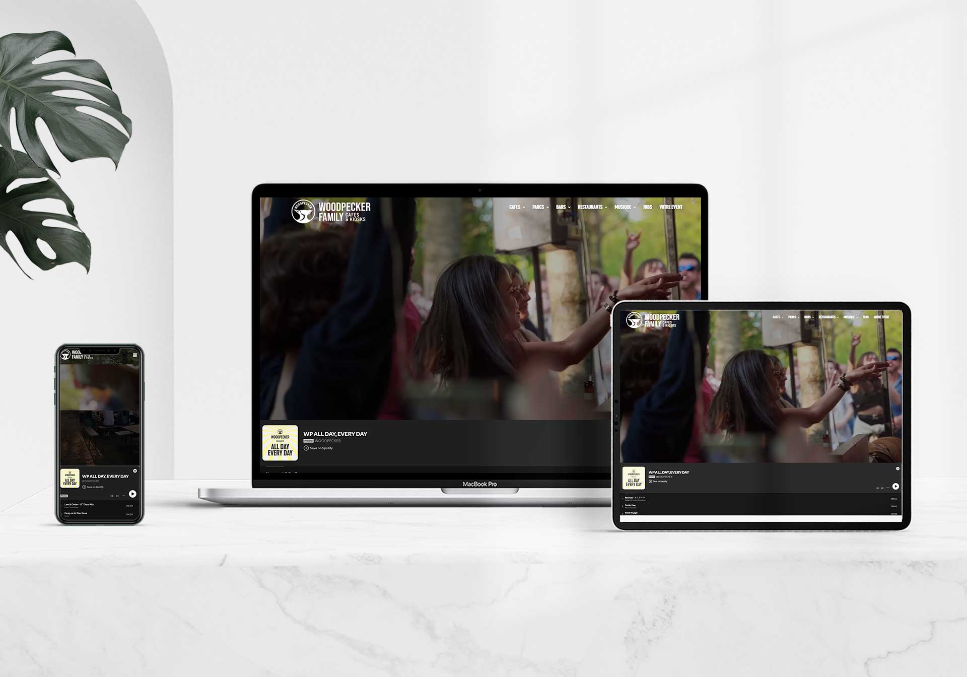 Woodpecker Family : Stratégie SEO pour Location d'Espaces Événementiels sur le Marché Bruxellois Compétitif